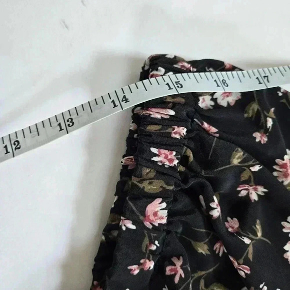 WAYF black and floral baby doll dress puff sleeve sz XS/S - Picture 13 of 14